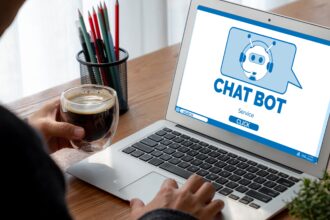 Aplikacja Chatbot dla modnych biznesów online, która automatycznie odpowiada na pytania klientów